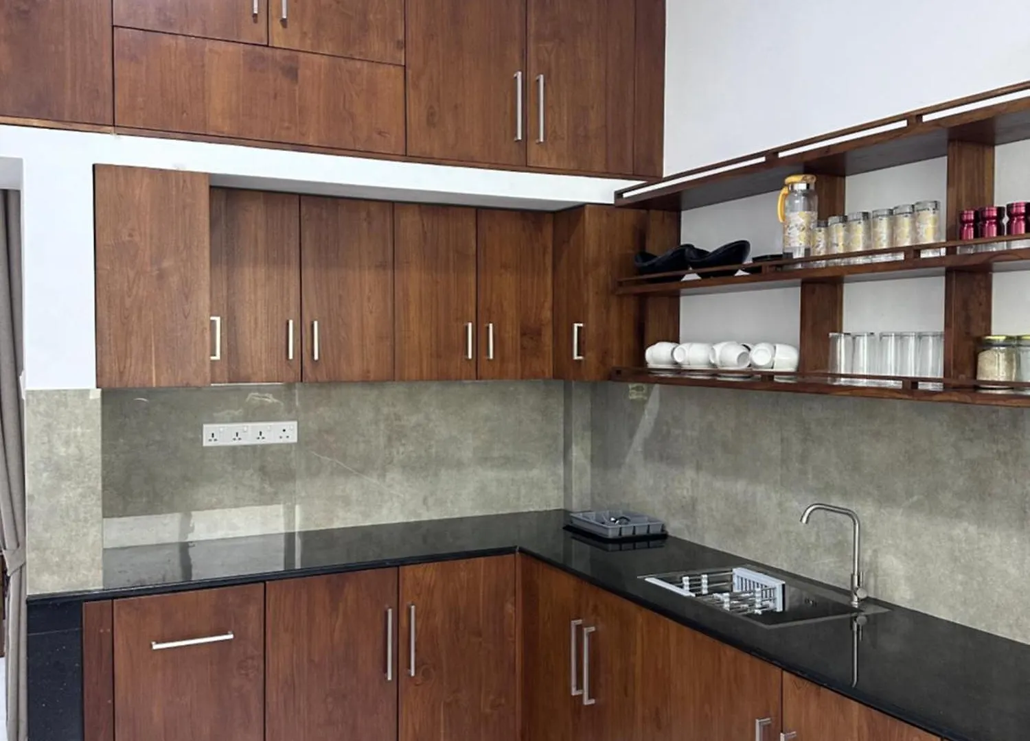 Swiss Garden Holiday Home - Elegant And Spacious At Kandy, Madawala Villa
